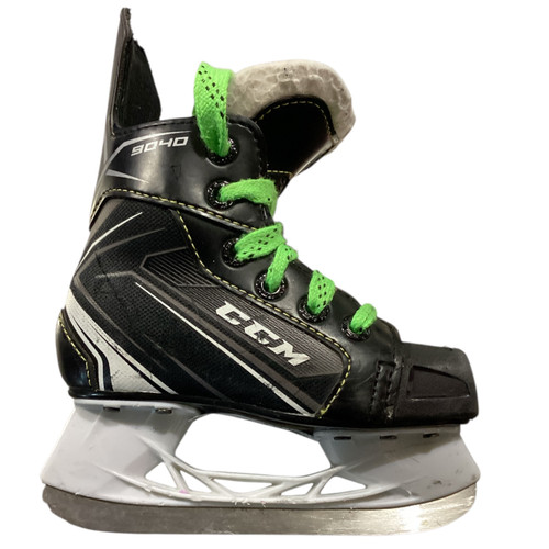 Vist Large View of Product Image Which is Used CCM 9040 Youth Hockey Skate Youth 09.0