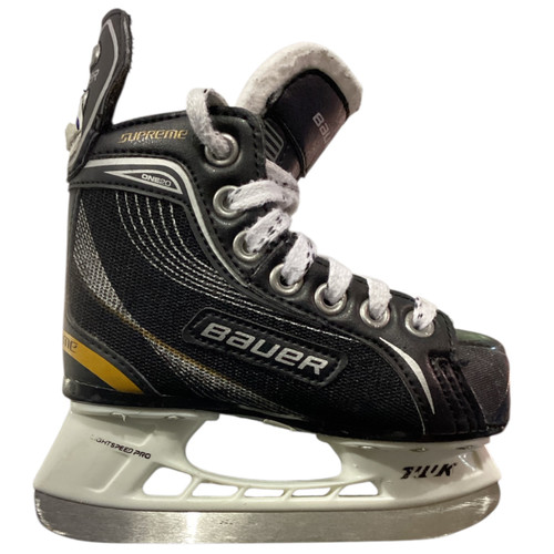 Vist Large View of Product Image Which is Used Bauer ONE20 Youth Hockey Skate Youth 08.0