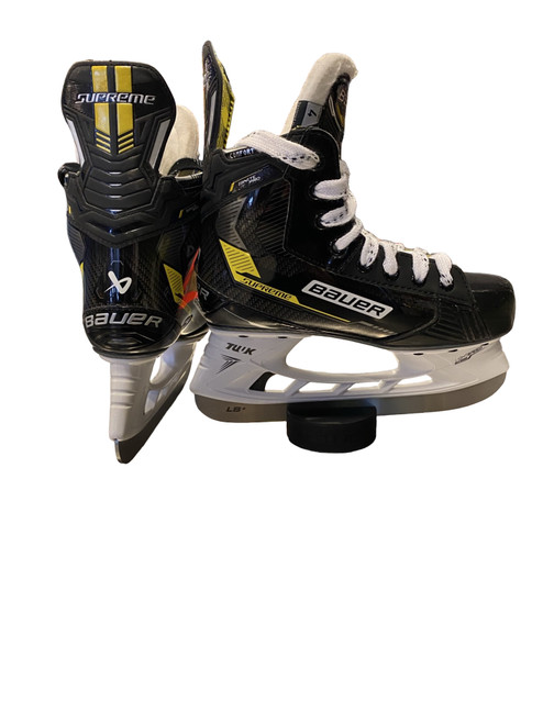 Vist Large View of Product Image Which is Used Bauer IGNITE PRO Intermediate Hockey Skate Intermediate 4.0