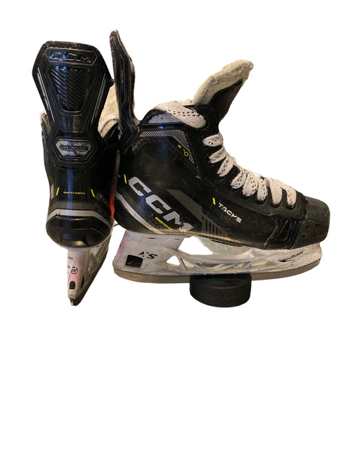 Vist Large View of Product Image Which is Used CCM TACKS Junior Hockey Skate Junior 03