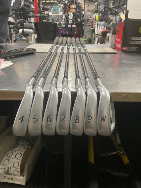 Vist Large View of Product Image Which is Used Ping I25 Mens Iron Set RH 4I-PW