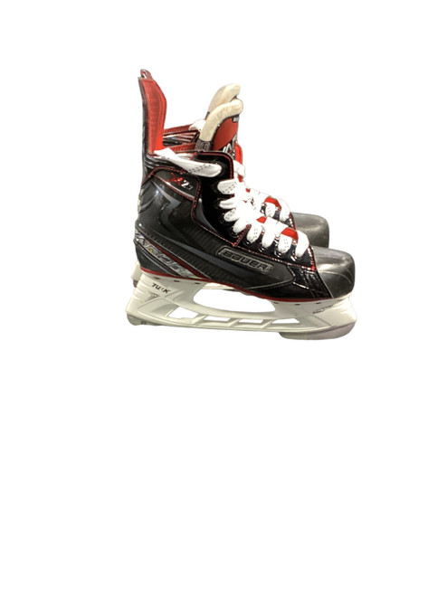 Vist Large View of Product Image Which is Used Bauer VAPOR X2.7 Junior Hockey Skate Junior 05.5