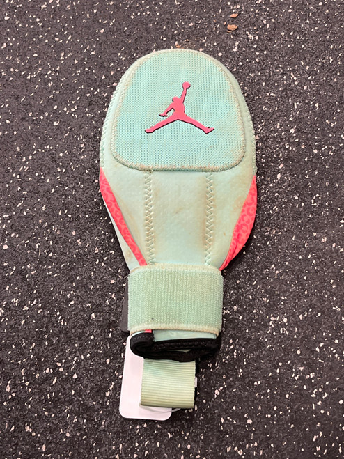 Vist Large View of Product Image Which is Used Jordan BB/SB Accessory