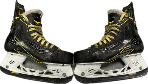 Vist Large View of Product Image Which is Used CCM SUPER TACKS Junior Hockey Skate Junior 05.5