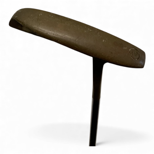 Vist Large View of Product Image Which is IV Mens Putter RH