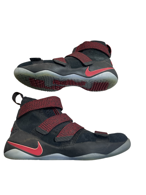 Vist Large View of Product Image Which is Used Nike LEBRON Basketball Shoes Black Junior 04