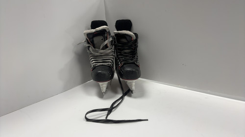 Vist Large View of Product Image Which is Used Bauer X500 Intermediate Hockey Skate Intermediate 5.0