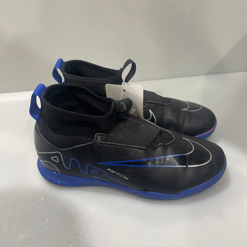 Vist Large View of Product Image Which is Used Nike Soccer Indoor Shoes Black Junior 04.5