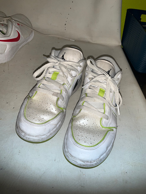 Vist Large View of Product Image Which is Used Nike Basketball Shoes M White Senior 7.5