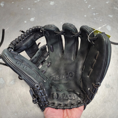 Vist Large View of Product Image Which is Used Wilson A2000 DP15 BB/SB Glove RH Throw Black 11 1/2"