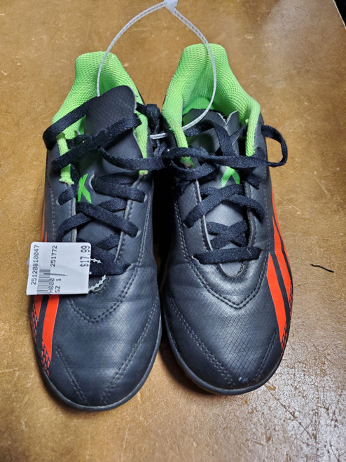 Vist Large View of Product Image Which is Used Adidas Soccer Cleats Black Junior 01