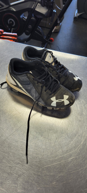 Vist Large View of Product Image Which is Used Under Armour 4.5 BB/SB Cleats Black Junior 04.5