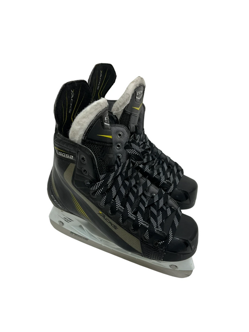 Vist Large View of Product Image Which is Used CCM Tacks 5052 Junior 4 Hockey Skates
