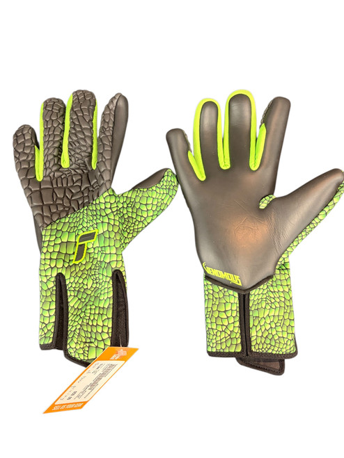 Vist Large View of Product Image Which is New Reusch VENOMOUS Soccer Goalie Gloves Green 11