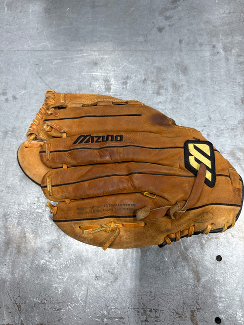 Vist Large View of Product Image Which is Used Mizuno MFR1301 BB/SB Glove RH Throw Brown 13"