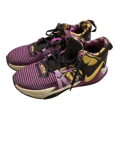 Vist Large View of Product Image Which is Used Nike Basketball Shoes W Purple Senior 6.5
