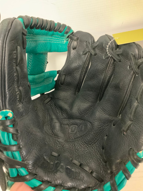 Vist Large View of Product Image Which is Used Wilson A500 BB/SB Glove RH Throw Black 10 3/4"