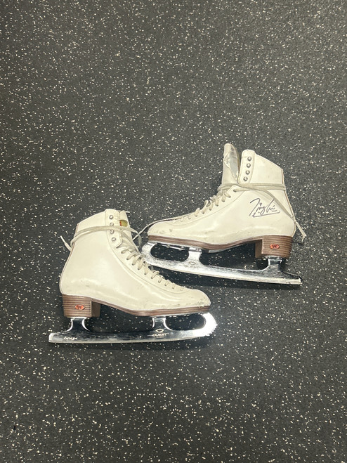 Vist Large View of Product Image Which is Used Riedell 133WIDE WomensFigure Skate White Senior 8
