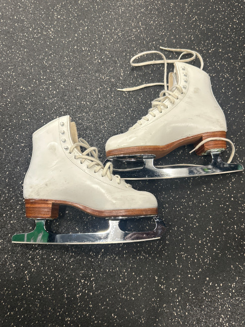 Vist Large View of Product Image Which is Used Riedell 4612 WomensFigure Skate White Senior 5.5