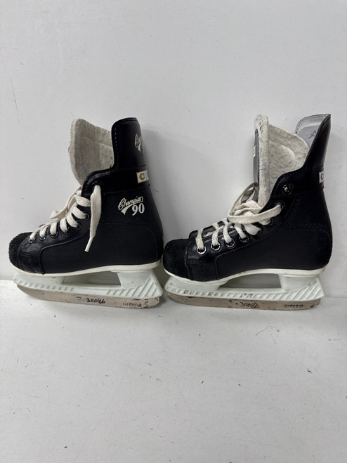 Vist Large View of Product Image Which is Used CCM CHAMPION 90 Youth Hockey Skate Youth 09.0