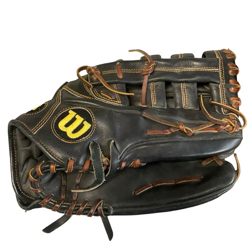 Vist Large View of Product Image Which is Used Wilson A2000 BBLEO 12.75 BB/SB Glove LH Throw Black 12 3/4"