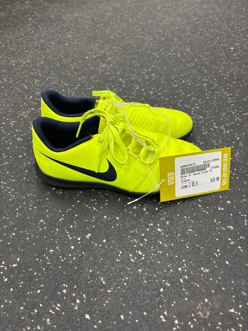 Vist Large View of Product Image Which is Used Nike Soccer Indoor Shoes Yellow Junior 02.5