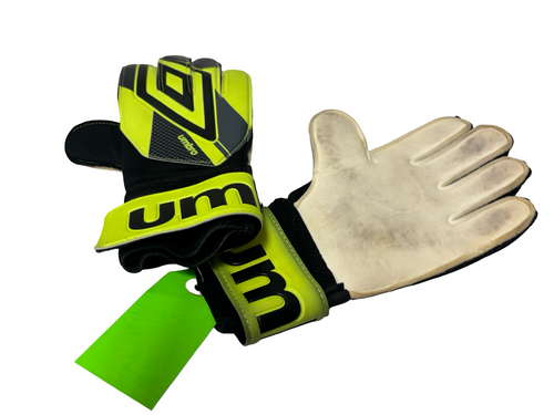 Vist Large View of Product Image Which is Used Umbro M2103GJ Soccer Goalie Gloves Yellow 6