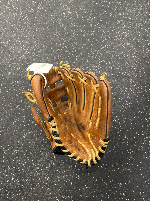 Vist Large View of Product Image Which is Used Mizuno GWW1125 BB/SB Glove RH Throw Brown 11 1/4"
