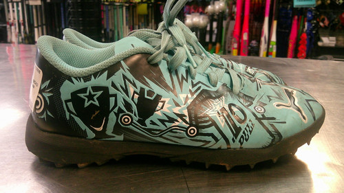 Vist Large View of Product Image Which is Used Puma Soccer Indoor Shoes Royal Blue Youth 13.5