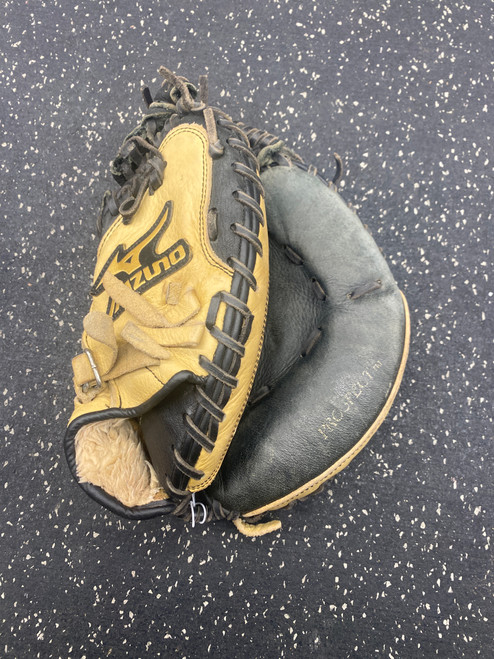 Vist Large View of Product Image Which is Used Mizuno GXC105 BB/SB Catchers RH Throw Brown 33"