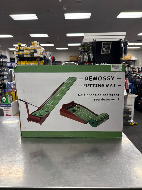Vist Large View of Product Image Which is REMOSSY PUTTING MAT Putting Aid