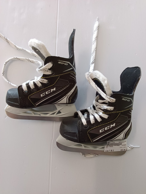 Vist Large View of Product Image Which is Used CCM TACKS Youth Hockey Skate Youth 06.0