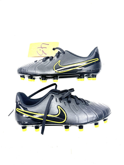 Vist Large View of Product Image Which is Used Nike Soccer Cleats Black Junior 04.5