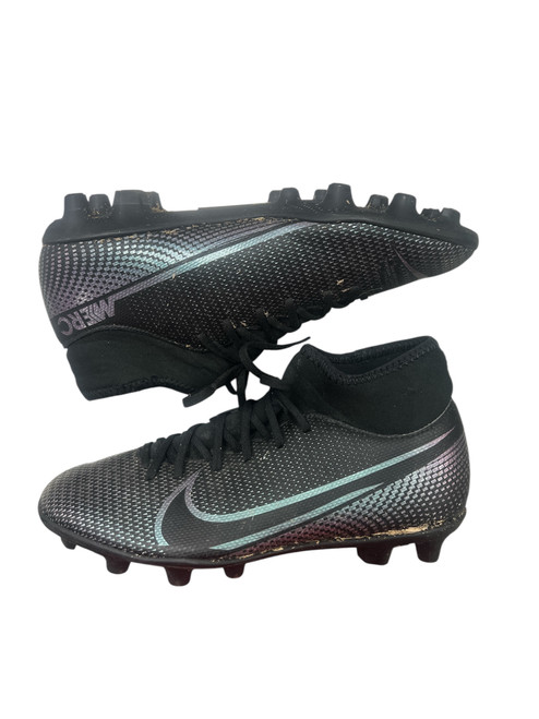 Vist Large View of Product Image Which is Used Nike Soccer Cleats Black Junior 04.5