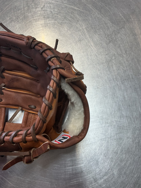 Vist Large View of Product Image Which is Used Nokona NOKONA 11.5 RHT BB/SB Glove RH Throw Brown 11 1/2"