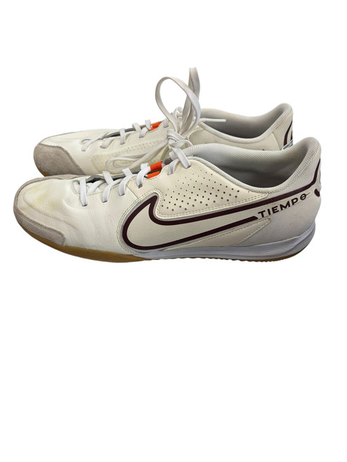 Vist Large View of Product Image Which is Used Nike Soccer Indoor Shoes Senior 10.5