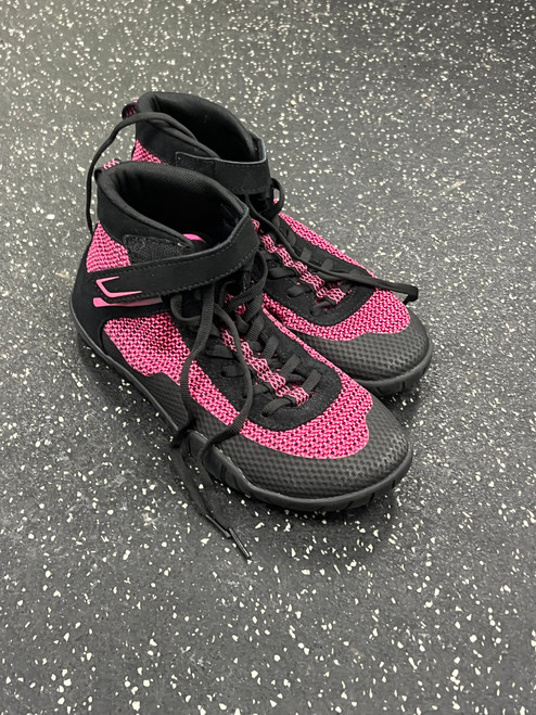 Vist Large View of Product Image Which is Used Wrestling Shoes Pink Senior 6.5