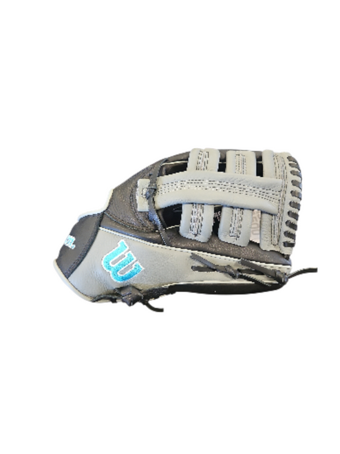 Vist Large View of Product Image Which is Used Wilson A500 BB/SB Glove RH Throw None 12 1/2"