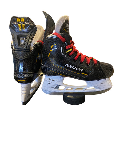 Vist Large View of Product Image Which is Used Bauer SUPREME M5 PRO Junior Hockey Skate Junior 01
