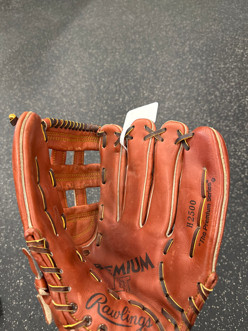 Vist Large View of Product Image Which is Used Rawlings H2500 BB/SB Glove RH Throw Brown 14"