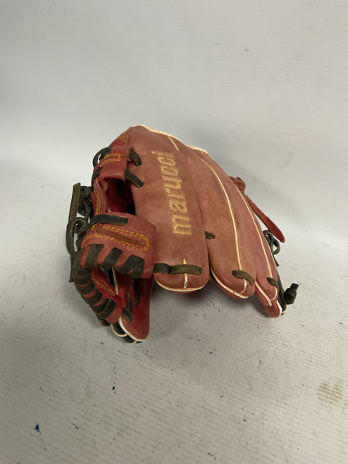 Vist Large View of Product Image Which is Used Marucci CADDO SERIES S TYPE BB/SB Glove RH Throw Red 11 1/2"