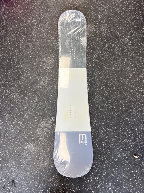 Vist Large View of Product Image Which is Used M8TRIX GRAVITY Mens Snowboard Only None 163 cm