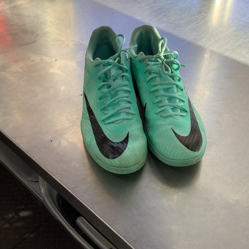 Vist Large View of Product Image Which is Used Nike Soccer Indoor Shoes Carolina Blue Senior 9