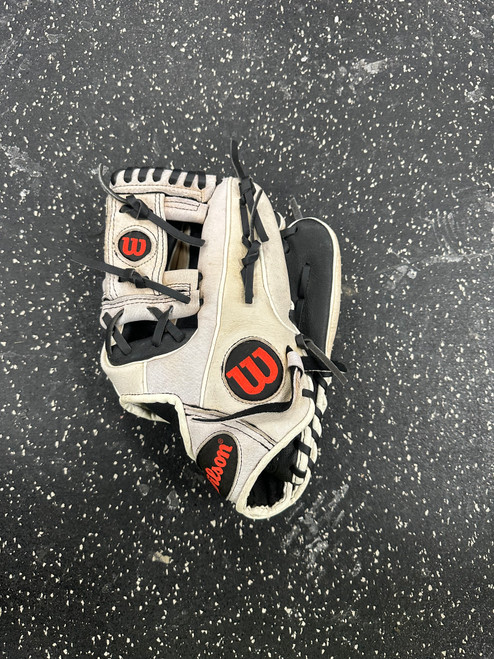Vist Large View of Product Image Which is Used Wilson A04RB22115 BB/SB Glove RH Throw White 11 1/2"