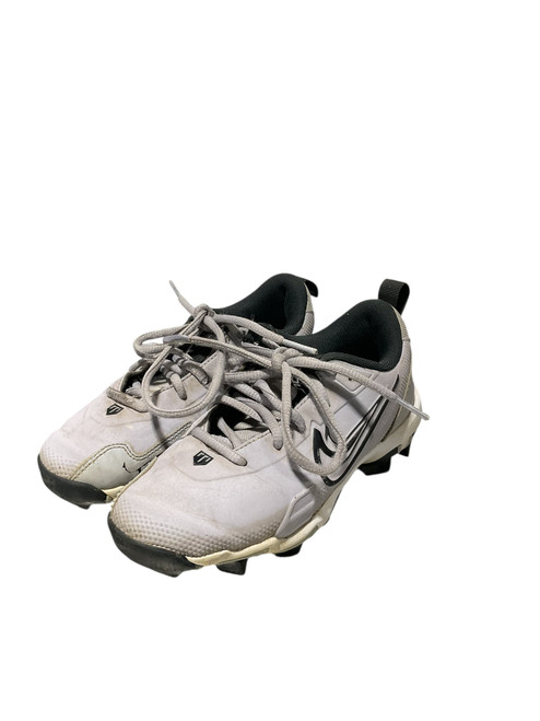 Vist Large View of Product Image Which is Used Nike TROUT BB CLEAT BB/SB Cleats Grey Junior 01