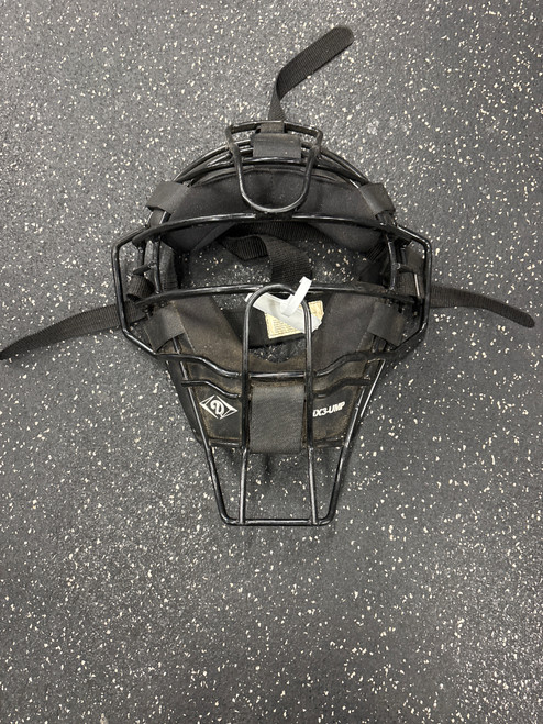 Vist Large View of Product Image Which is Used Diamond IX3-UMP Umpire Mask