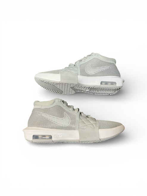 Vist Large View of Product Image Which is Used Nike Basketball Shoes Grey Senior 8