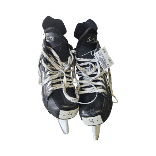 Vist Large View of Product Image Which is Used Bauer SUMPREME SELECT Intermediate Hockey Skate Intermediate 4.0
