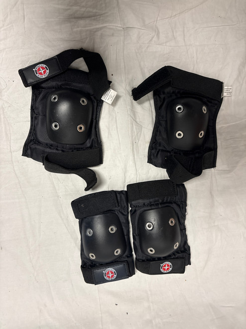 Vist Large View of Product Image Which is Used Schwinn Inline Protective Set Black XS