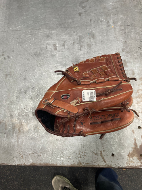Vist Large View of Product Image Which is Used Mizuno VINTAGE PRO BB/SB Glove RH Throw None 12"